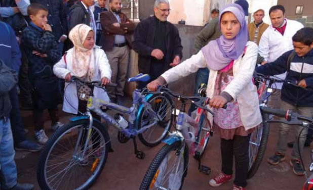 vélos pour aider les enfants à se rendre à leur école